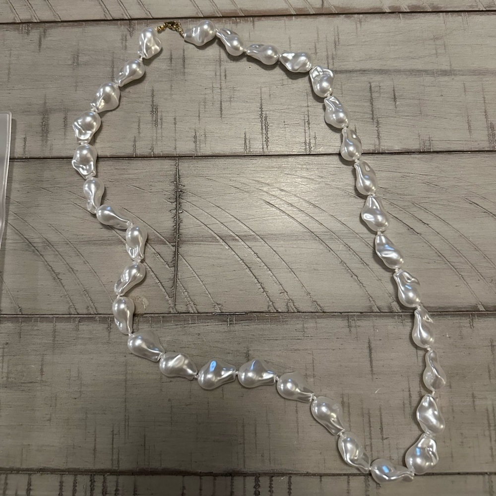 Chansutt Pearls Julia Necklace